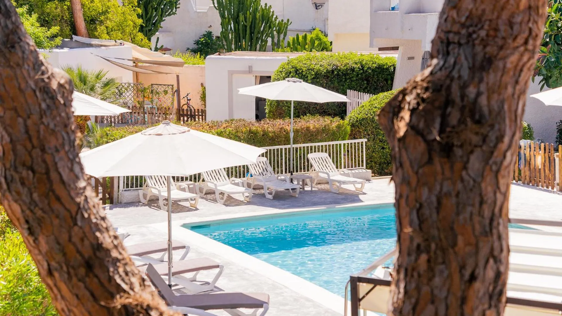 Atlas Apartments Ibiza Santa Eularia des Riu 0*,  Spanje