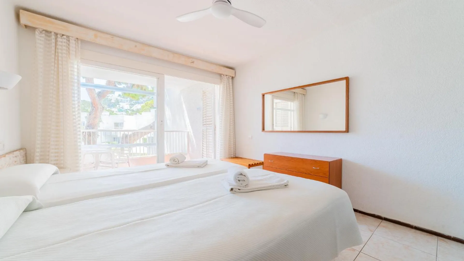 Atlas Apartments Ibiza サンタ・エウラリア・デス・リウ